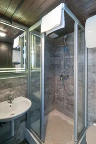 Apartments Larsen - Bathroom