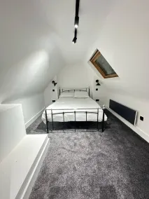 Dippen Hall Signature Apartment - Minutes From Gatwick Airport - Room