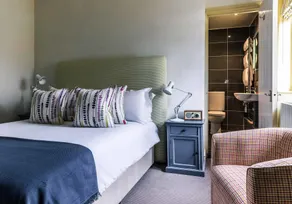 Crown and Castle - Room