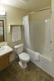 WoodSpring Suites Houston La Porte - Badezimmer