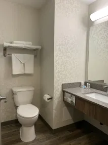 Meridian Inn & Suites Regina Airport - Salle de bain
