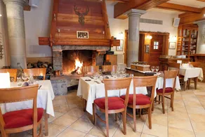 Logis Hôtel Les Peupliers - Restaurant