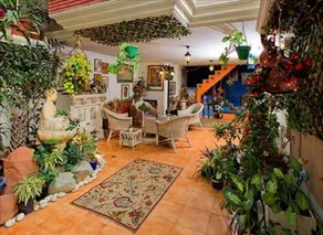 On the House homestay - Reception