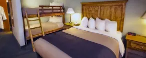 Junction Inn Suites & Conference Center - Zimmer