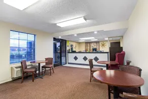 Super 8 by Wyndham Clarksville East - Hall
