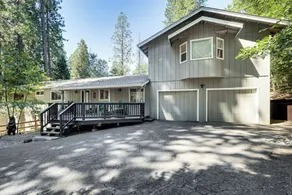 Arnold Family Cabin w/ Hot Tub, Arcade & Deck - Interior