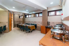 Hotel Laaiba Residency - Restaurant