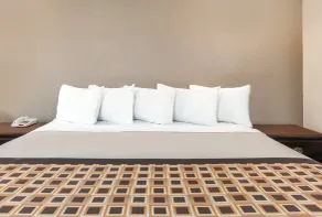 Deluxe Inn Denton - Chambre