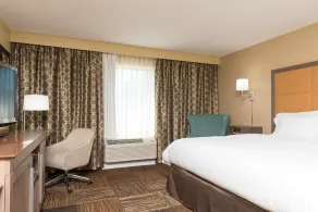 Hampton Inn & Suites Fremont - Room