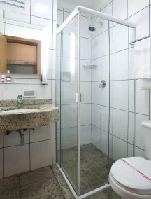 Nohotel Premium Americana - Bathroom