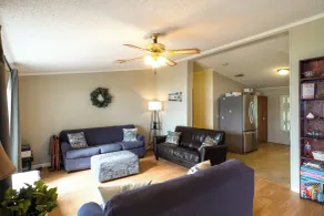 Lakefront Many Vacation Home w/ Deck & Views - Interni