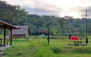 Camping Ground Banjaran Village - Entrada interior