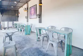 RedDoorz at Omah Joyo Solo Inn - Restaurant