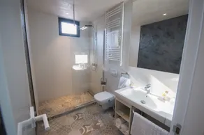 FLOW - Bathroom