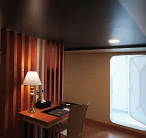 Doulos Phos The Ship Hotel - Room
