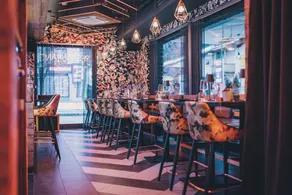 24 by AvenidA - Mountain Residence - Restaurang