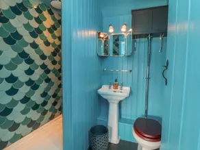 Foxglove Cottage - Bathroom