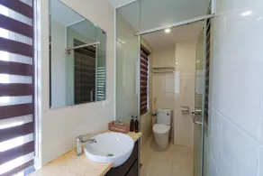 Ivy Hotel Bai Chay Ha Long - Bathroom