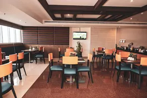 V Hotel Fujairah - Restaurant