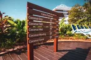 Hilton Cairns - Pool