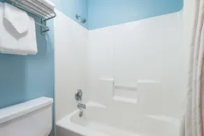 Super 8 By Wyndham Henderson North East Denver - Salle de bain