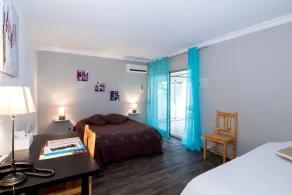 Logis Hôtel l'Abricotine - Værelse