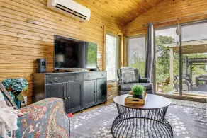 Tiny Cabin Getaway in the Tennessee River Valley - Interior