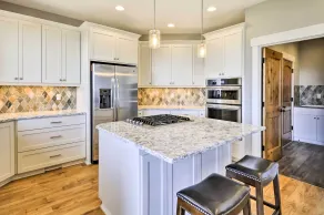 Chic Willamette Valley Home w/ Deck & Vineyard! - Interiör