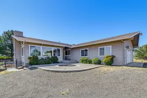 Private Mtn-view Pool! Rogue River Valley Escape - Interior