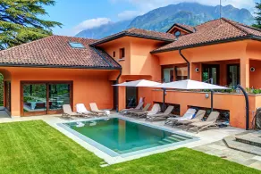 Lakefront Serenity Villa With Pool - Pool