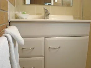White Lanterns Motel - Bathroom