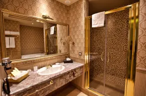 Multi Grand Pharaon Hotel - Bathroom