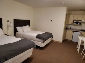 waintel studio-wainwright motel - Room