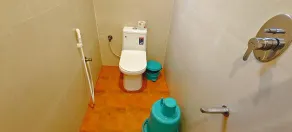 Akshays Inn - Bathroom