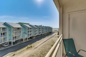 Orange Beach Retreat w/ 4 Pools - Walk to Beach! - Interiör
