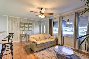 9 Mi to Beaches: Home w/ Pool & Patio in Bradenton - Innenbereich