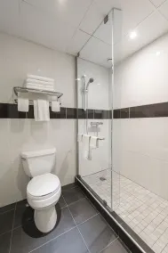Hotel & Suites Le Dauphin Drummondville - Værelse