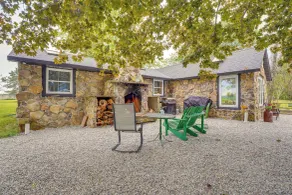 Quiet Retreat in Bluffton: Fish, Hike & Golf - Interior