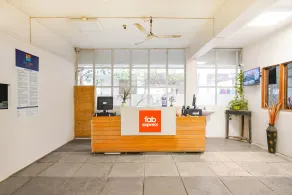 FabHotel Blue Dawn Suites - Receção