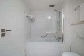 Vienna House Easy by Wyndham Bucharest Airport - Bathroom
