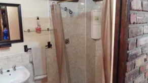 Pride Rock Accommodation - Badezimmer