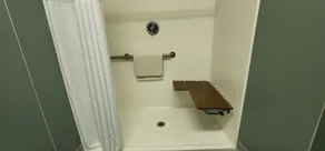 Cowlitz River Lodge - Bathroom