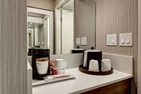 Hampton Inn & Suites by Hilton Calgary-Airport - Chambre