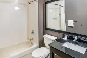 Comfort Inn East - Salle de bain