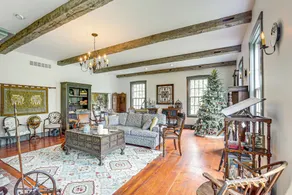 Spacious & Historic Cabin in New Haven w/ Pond! - Innenbereich