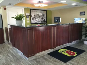 Super 8 by Wyndham Sarasota Near Siesta Key - Réception