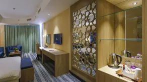 The CASTLE PREMIUM HOTEL - Zimmer