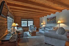 Family-Friendly Massanutten Log Home w/ Views! - Interior