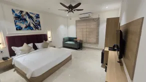 Hotel Amber Inn - 800m from Prayagraj Junction - Room