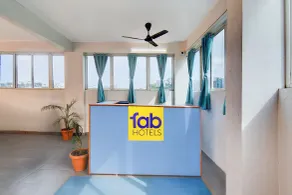 FabHotel Royal Inn Dehu - Réception
